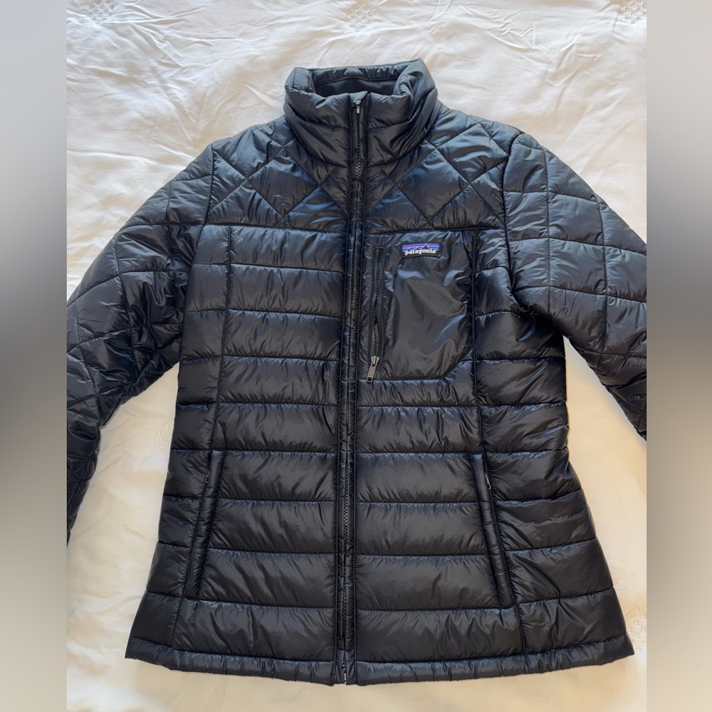 Patagonia Women's Black Puffer Jacket - Picture 11 of 13